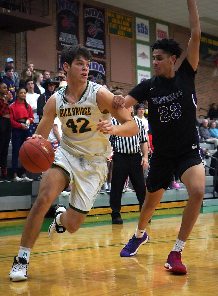 Grant Hajicek avoids Northeast Vikings forward